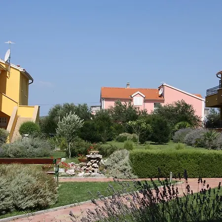 Apartment Duga *